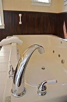 Waypoint House Bed And Breakfast Boyce Экстерьер фото